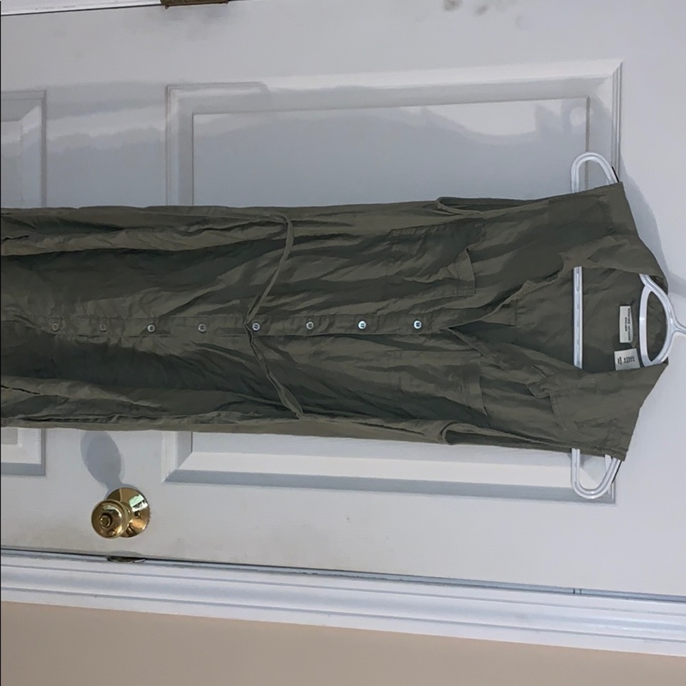 Button front dress - Picture 2 of 2